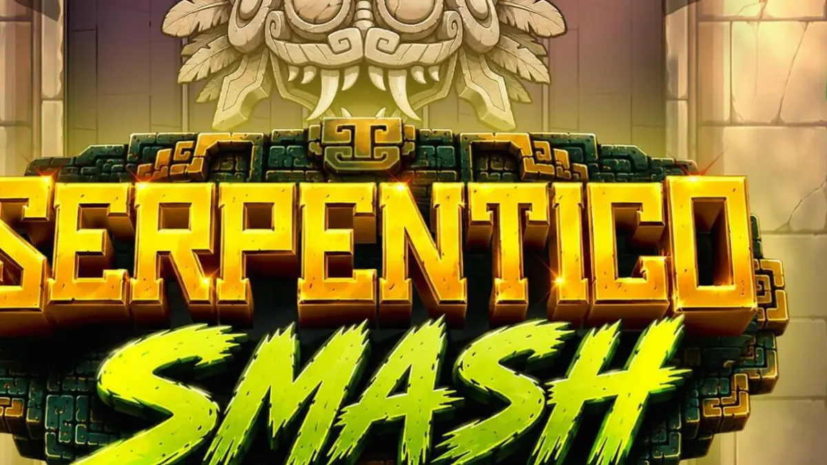 Tampilan visual slot Serpentico Smash dengan latar belakang hutan Aztec dan simbol tablet kuno.